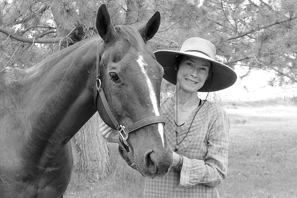 Shelly 6-12-22_011-2cropBW